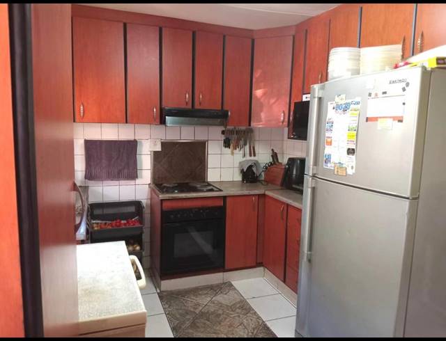 3 BEDROOM HOUSE FOR SALE IN SEA VIEW